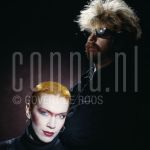 30-03-1983 Eurythmics Annie Lennox and Dave Stewart alias the Eurythmics at studio in Amsterdam, April 30, 1983.

[keywords]Posed, Headshot, Make-up, Sunglasses[/keywords]